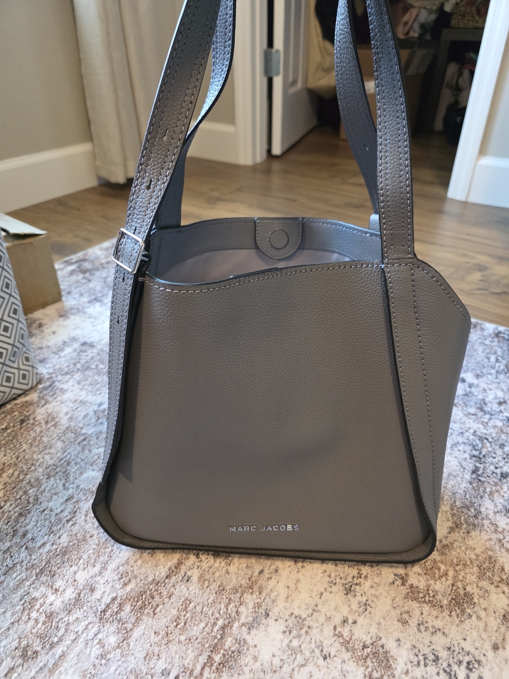 Marc Jacobs Gray Pebbled Leather Shoulder Bag